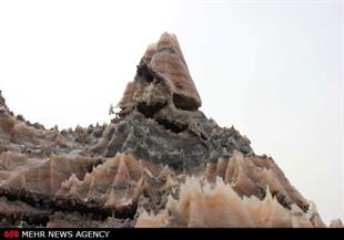 گنبد نمکی جاشک دشتی